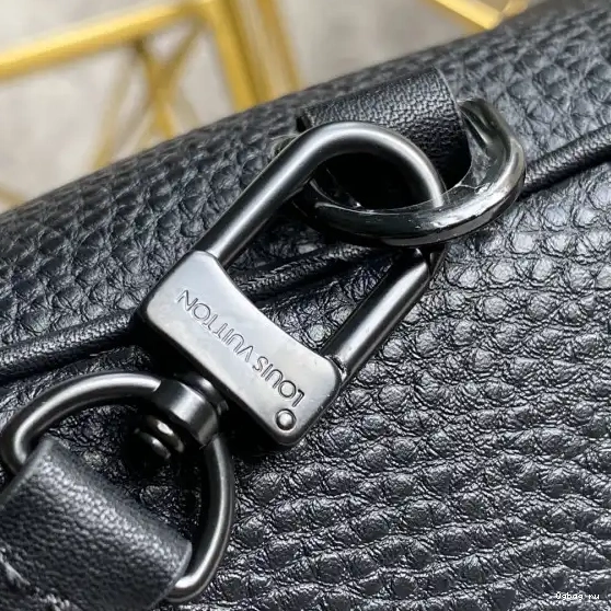 LOUIS XS VUITTON CHRISTOPHER 0326